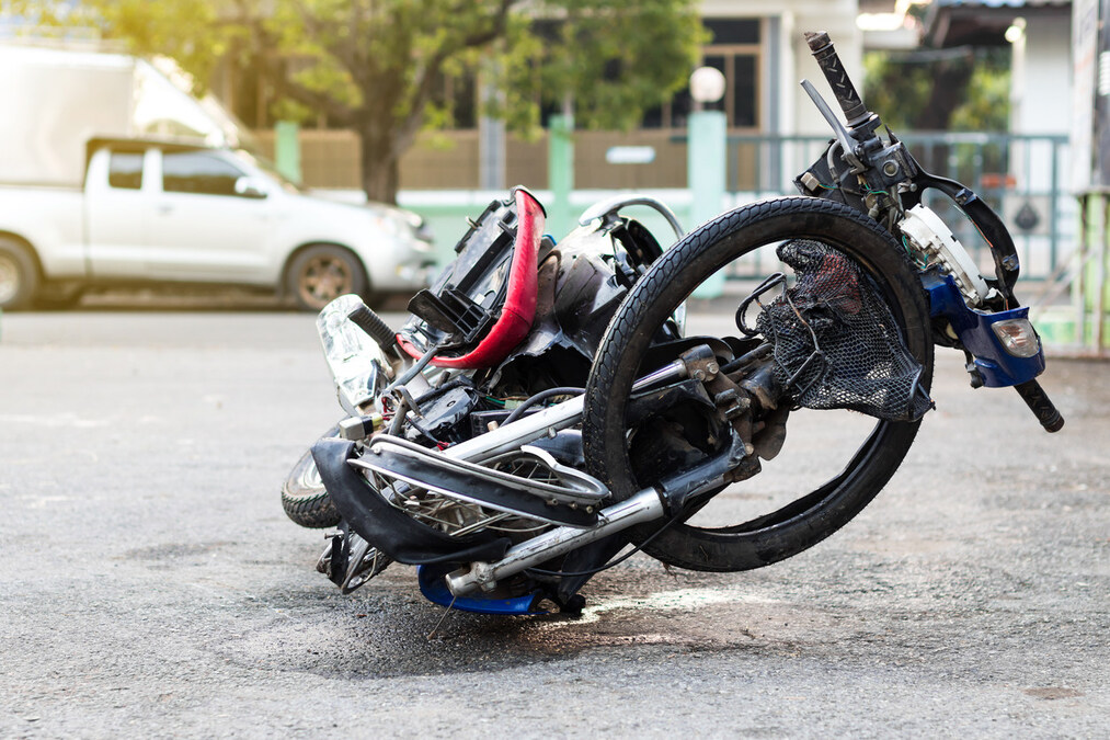 Damaged e-bike on the road after an accident in Connecticut – used for Connecticut e-bike accident lawyer blog