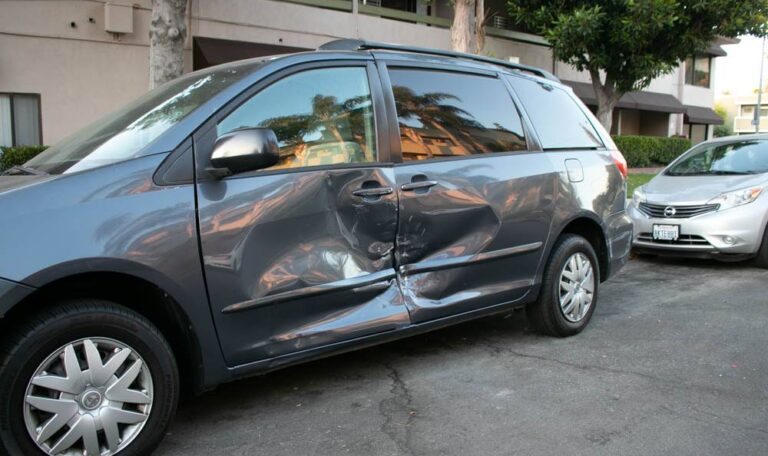 Leg Injury Reported in Two-Car Crash at Asylum Ave & Asylum Pl